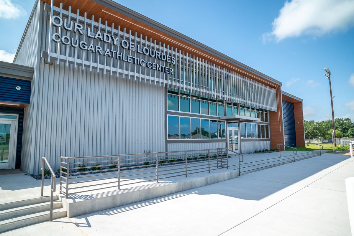 STMCatholicHS's tweet image. Welcome to where champions are made! Here's a look at the 6,000 sq. ft. state-of-the-art weight room at the Our Lady of Lourdes Cougar Athletic Center. We are so grateful to everyone who made this possible. #envisionmore #cougarathleticcenter #icanenvisionmore @MatrixFitnessUS