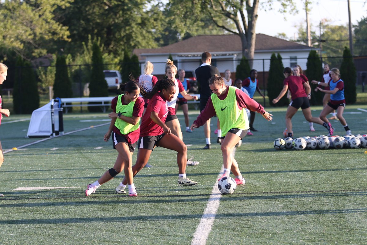 UIndywsoccer's tweet photo. 👀 A few scenes from Week One of training camp! Only 13 sleeps until GAMEDAY! https://t.co/lbbCiEeowK