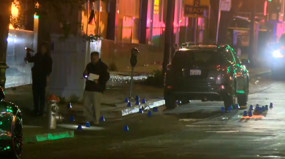 orko_manna's tweet photo. HAPPENING #NOW: Dandrae Martin and Mtula Payton, the accused gunmen in the K Street shooting in downtown #Sacramento from April 2022, are back in court today. We are expecting to hear from a @SacPolice detective. Stay with @kcranews for the latest updates. https://t.co/uou2bXU83X