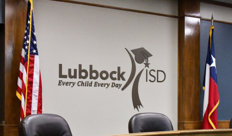 The Lubbock ISD Board of Trustees approved a new health care plan on Thursday – with higher out-of-pocket expenses for teachers and staff. Administrators say the district remains in a challenging financial position, and legislators need to act.
radio.kttz.org/show/daily-new…
