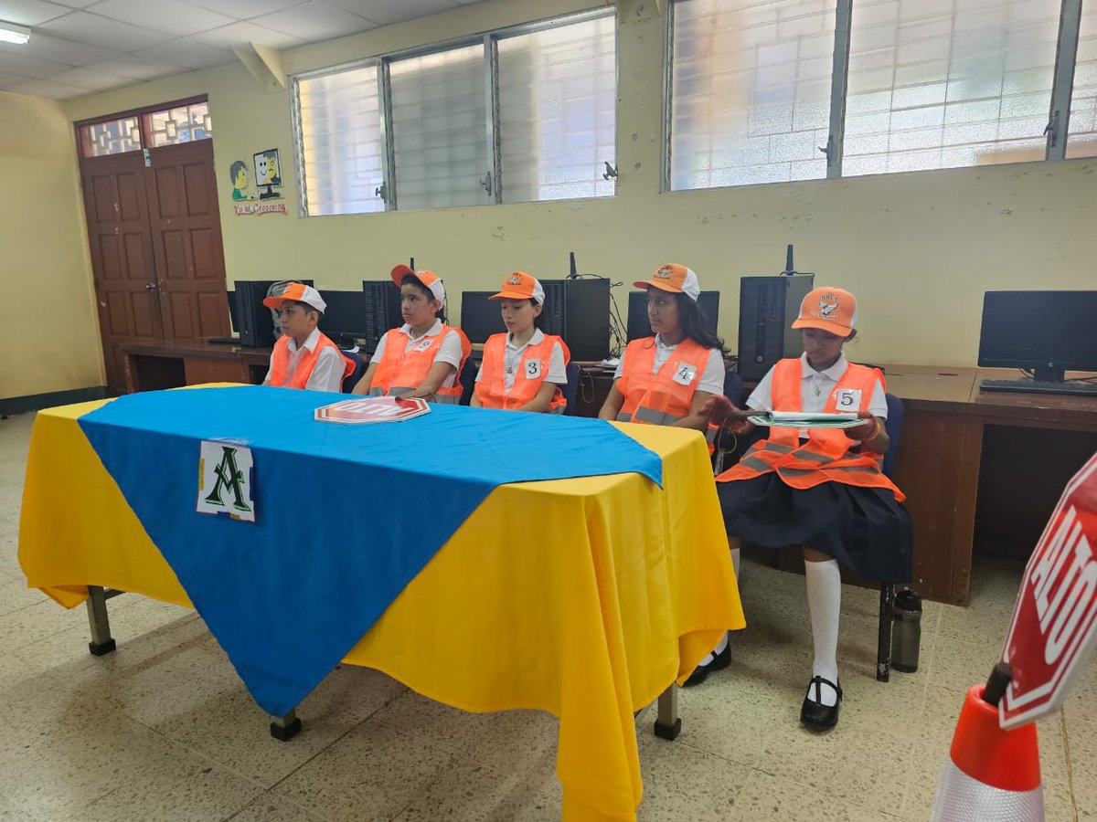 Liga del conocimiento vial "Por amor a la patria,más seguridad vial"!. #SandinoSiempreMasAlla <a href="/MendyArauzS/">Mendy Arauz Silva</a>  <a href="/salvadorVang/">Salvador Vanegas G</a>
