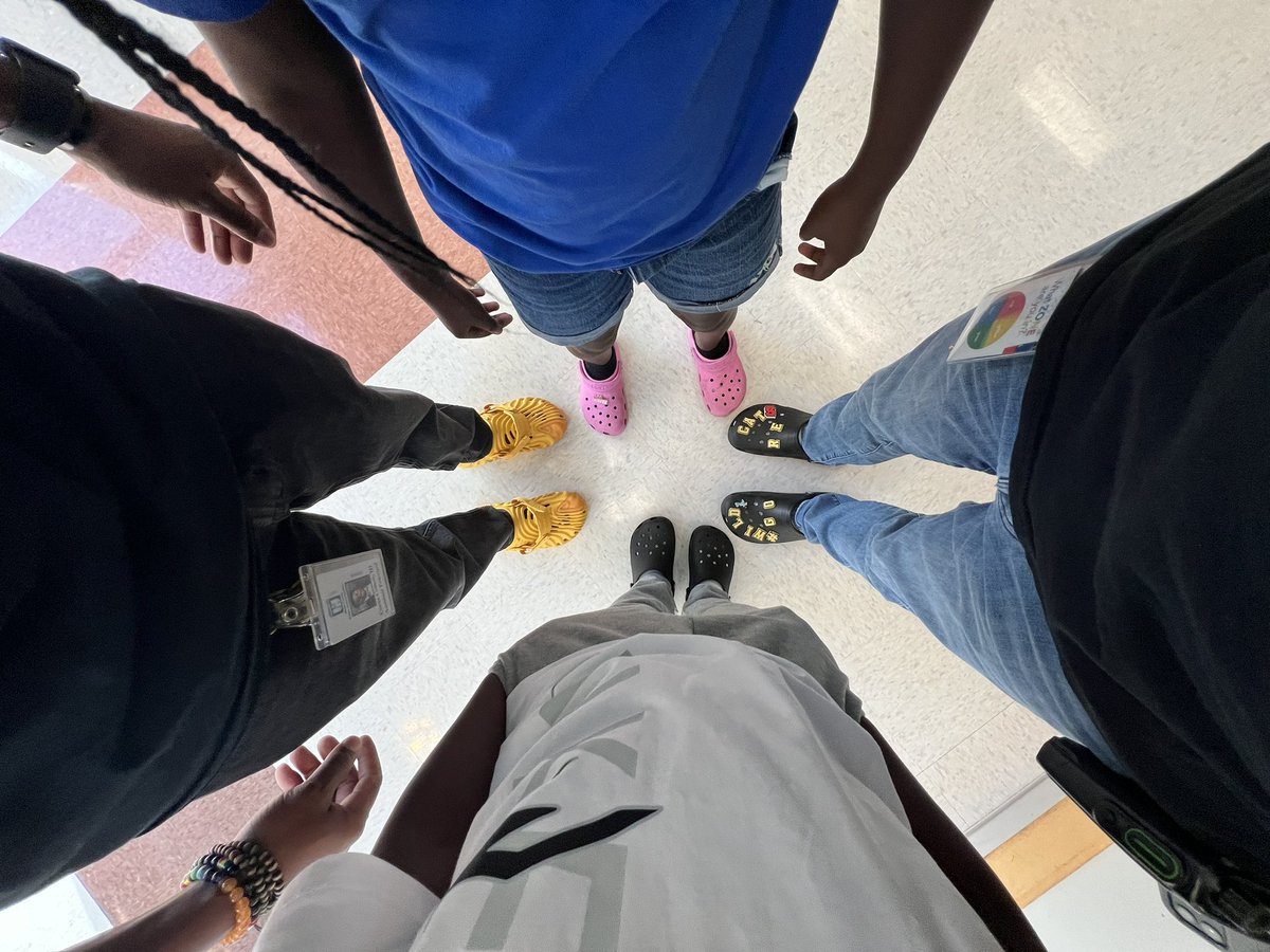 JesseHGore's tweet photo. #CrocsAtTheCreek with The Crew! https://t.co/qCT6simhox