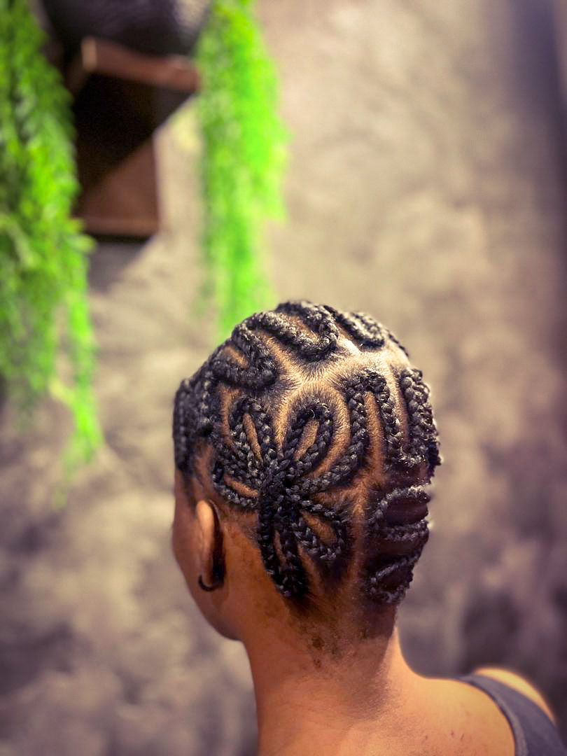 lil_jummix's tweet photo. I'm very obsessed with my hairstyle.
#BaldBraid https://t.co/HR69iel858