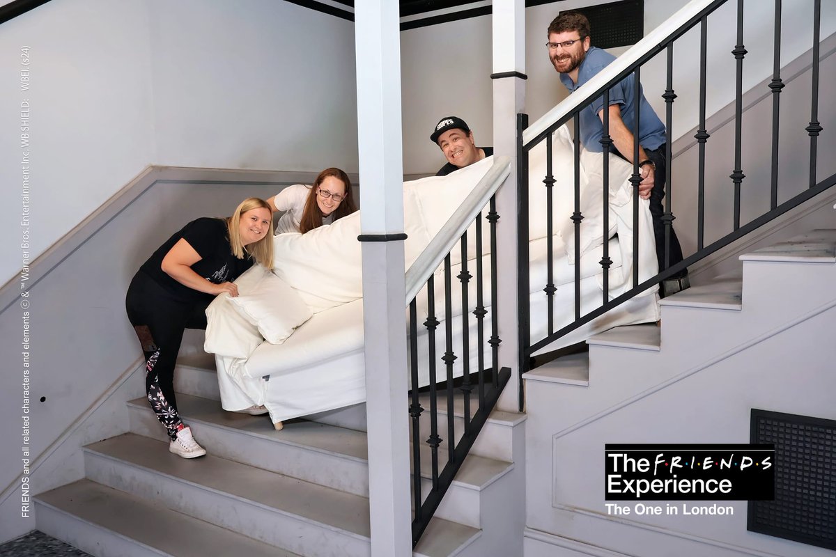 SlopesGameRoom's tweet photo. This was our day :D | Vlog Coming soon-ish #PIVOT #FriendsExperience #TheOneInLondon https://t.co/QY0izJfJuR