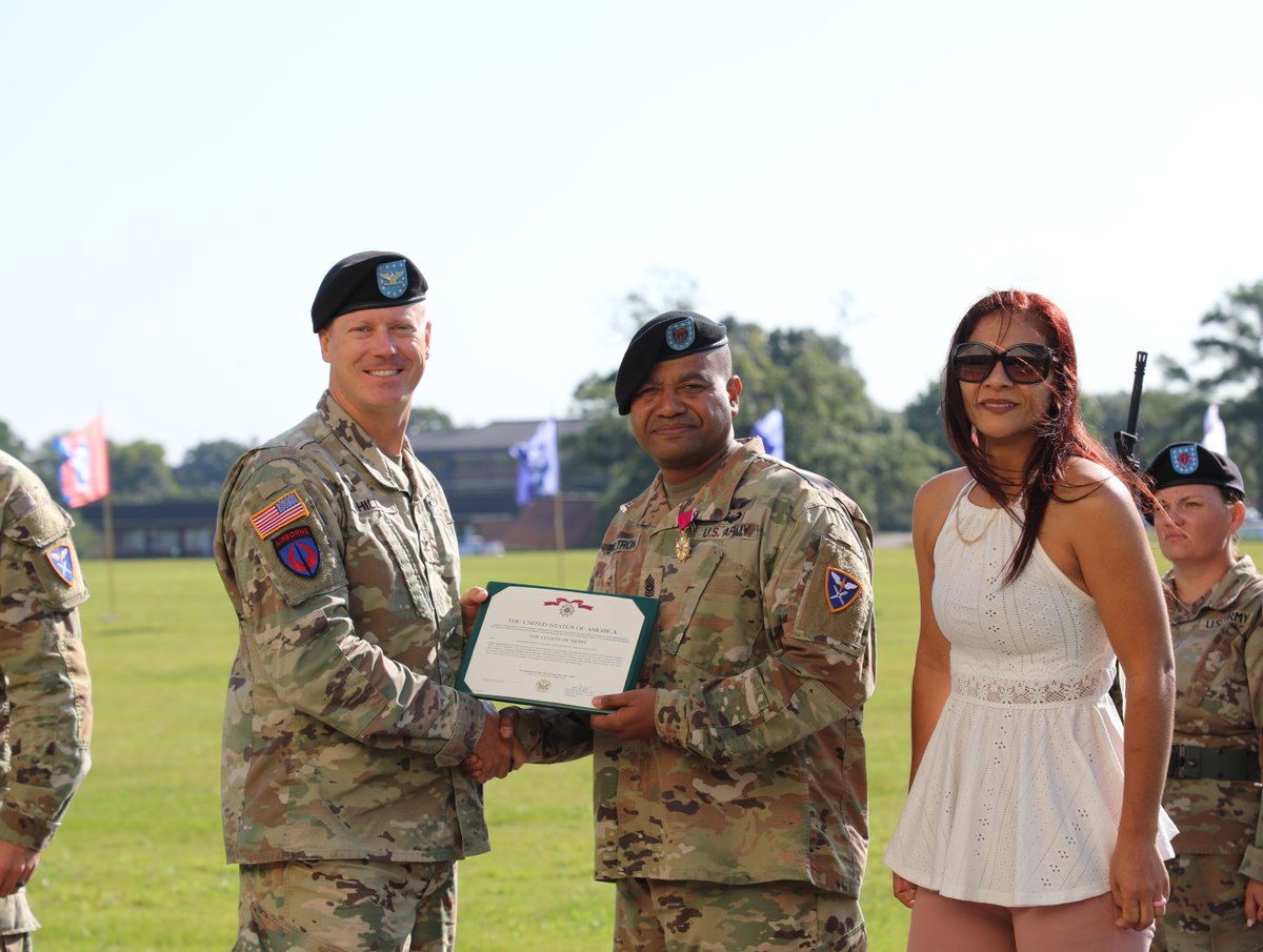 Congrats CSM Brett Babin and family as you help lead the 1-14th Aviation Regiment, and well done to  CSM Luis Bultron #SoldierForLife and family for your service to the nation! #ArmyAviation #AboveTheBest