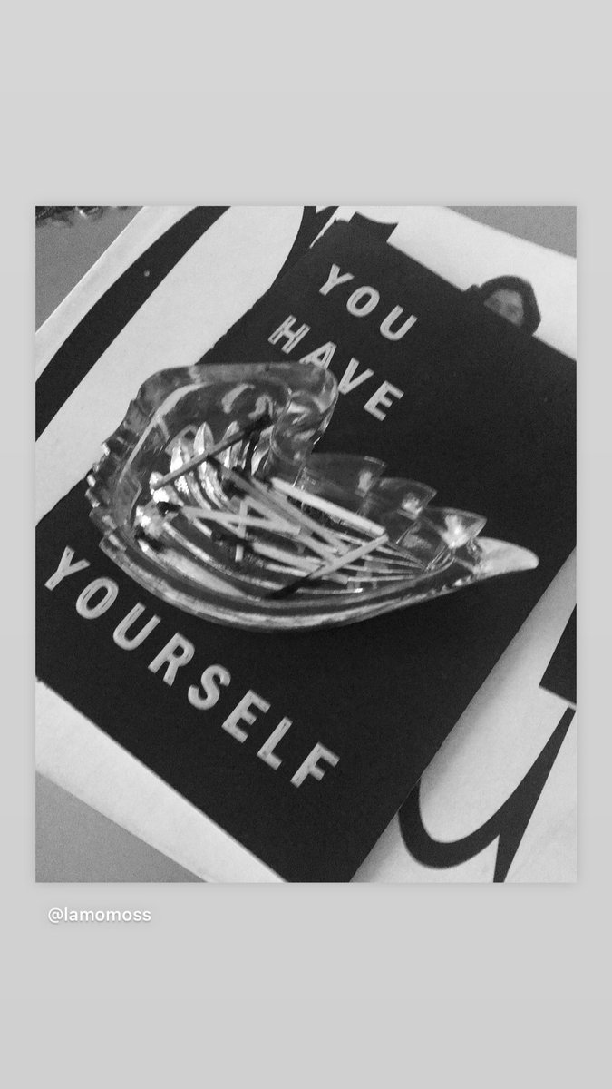 lamomoss's tweet photo. #miumiu #marcjacobs #mariotestino #purienne #harrystyles #lamomoss #gucci #coffee #cottonproject #starbucks #arch #decor #fornasetti 🍸 https://t.co/QmYToizqGy