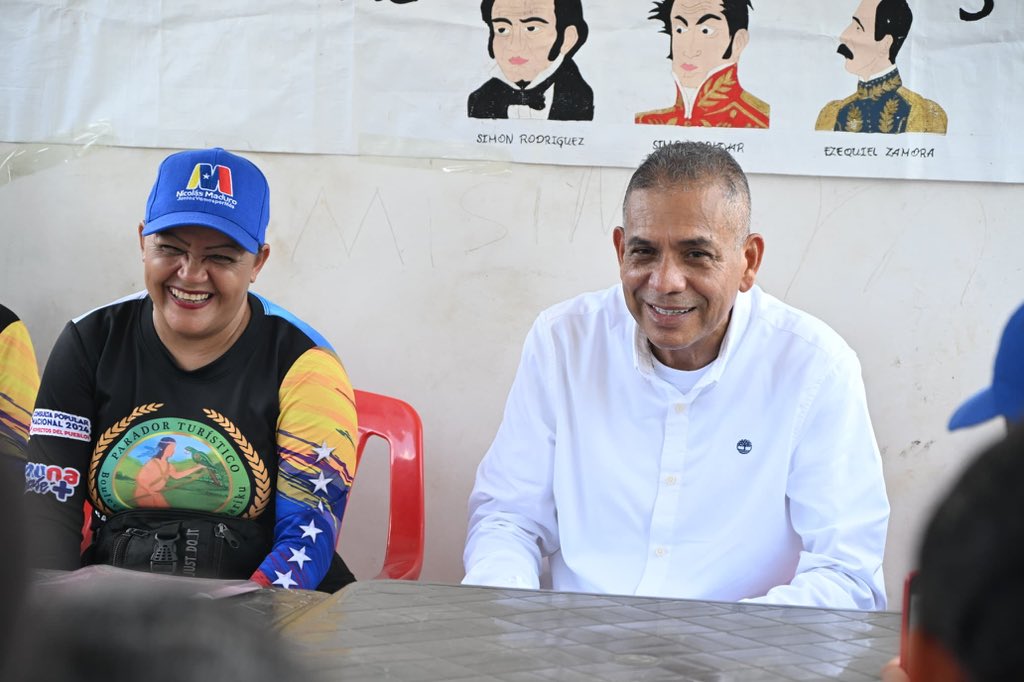 amarcanopsuv's tweet photo. Es con la gente !!! 
Desde el Sector Cardozo de Ciudad Bolívar seguimos impulsando los proyectos que la gente está desarrollando y preparándose para la segunda consulta este domingo 25 @NicolasMaduro https://t.co/JQTDDrnaNh