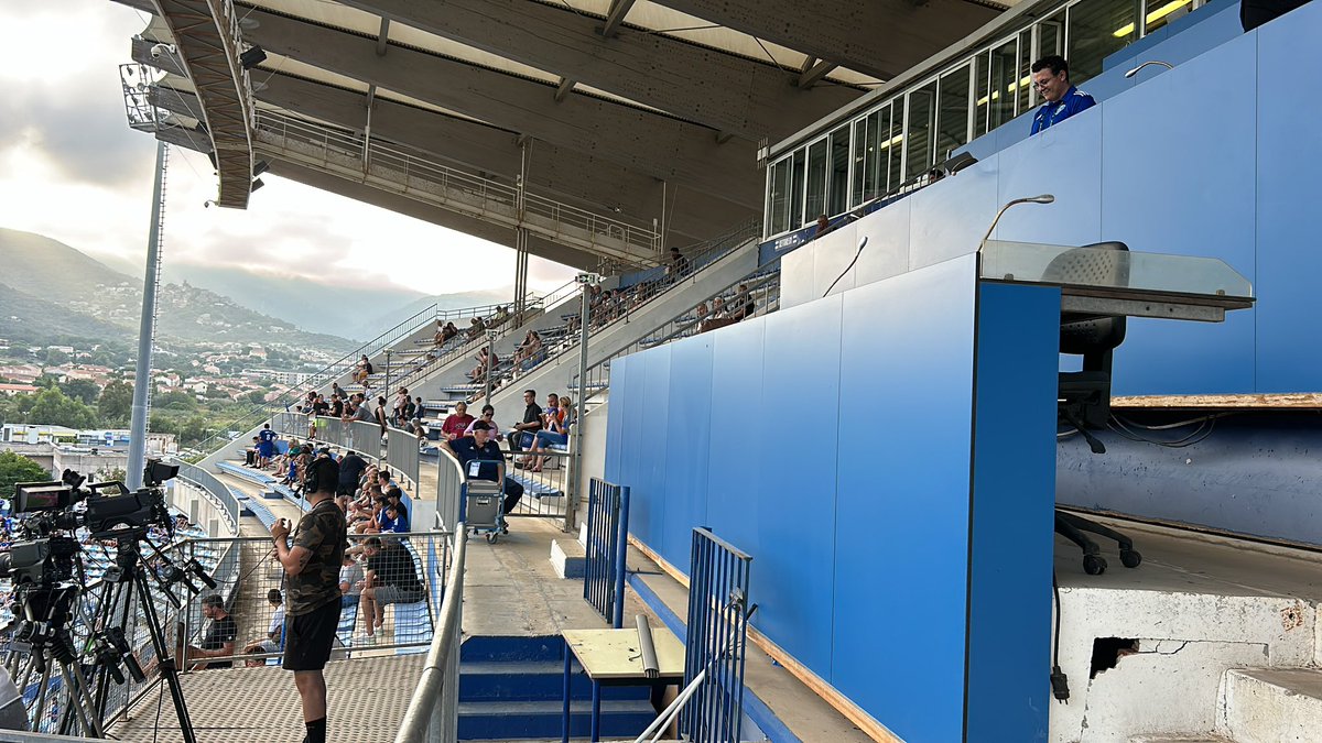 C’est parti pour le 1er direct de la saison au stade Armand Cesari : SCB-Amiens !
Ce sera en direct sur SCB Radio (Facebook et X) et je serai en compagnie de Pascal Camadini pour un match à guichets fermés !
Forza à voi e Forza u Sporting 💙