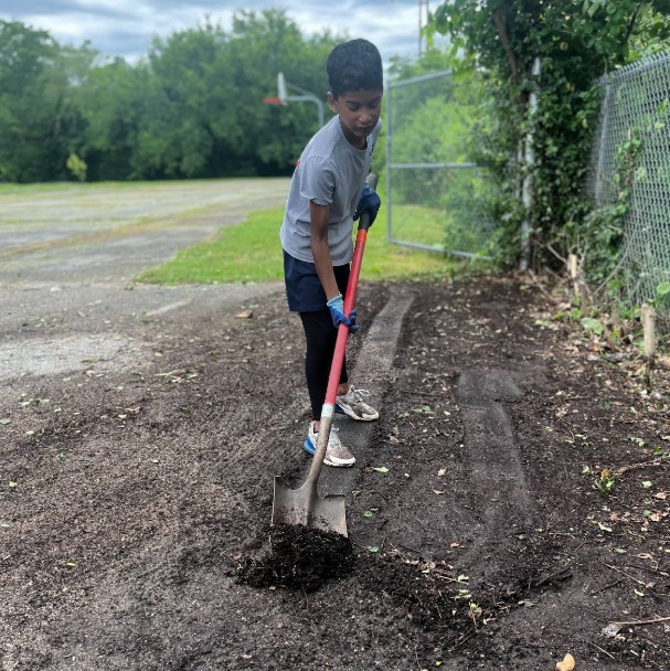 R3DevESL's tweet image. June's 2nd Saturday was truly special as over 60 volunteers joined us at Unity Lutheran Elementary School in East St. Louis. A massive thank you to everyone who dedicated their time and energy. 

#R3Development #SecondSaturday #CommunityService #UnityLutheran #VolunteerImpact