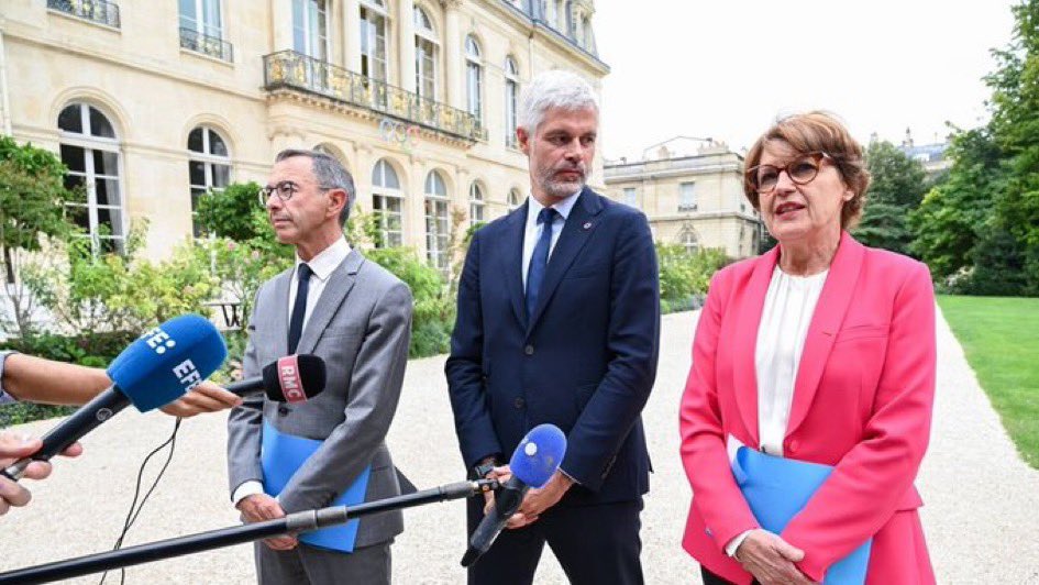 Échange franc et courtois avec le Président de la République
🔹c’est à lui seul qu’appartient le choix du PM
🔹le vrai sujet est pour quelle politique 
🔹participer à une coalition sème la confusion
🔹or les Fçais ont besoin de solutions claires #pactelegislatif