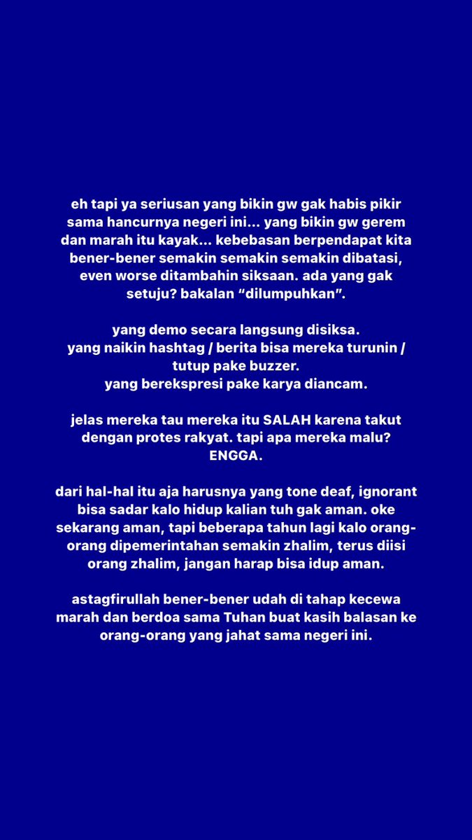 starstruckpage's tweet photo. pernah gak sih saking marahnya sama keadaan dan usaha kita sebagai manusia udah mustahil buat ngubah keadaan jadinya cuma bisa terus berdoa sama Tuhan. bener-bener bingung dan marah sama orang-orang jahat di pemerintahan.

#KawalPutusanMK https://t.co/WJobwZhXij