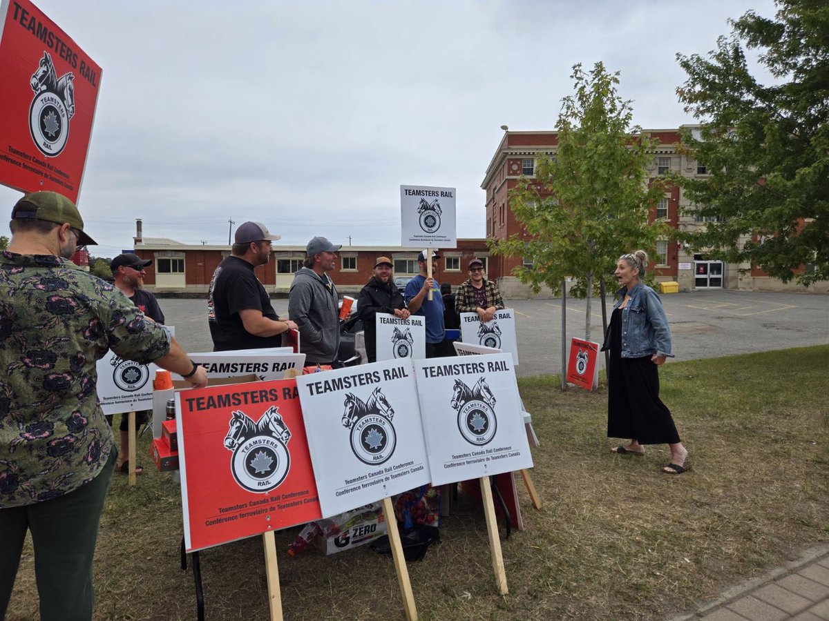 Laura Walton tweet media