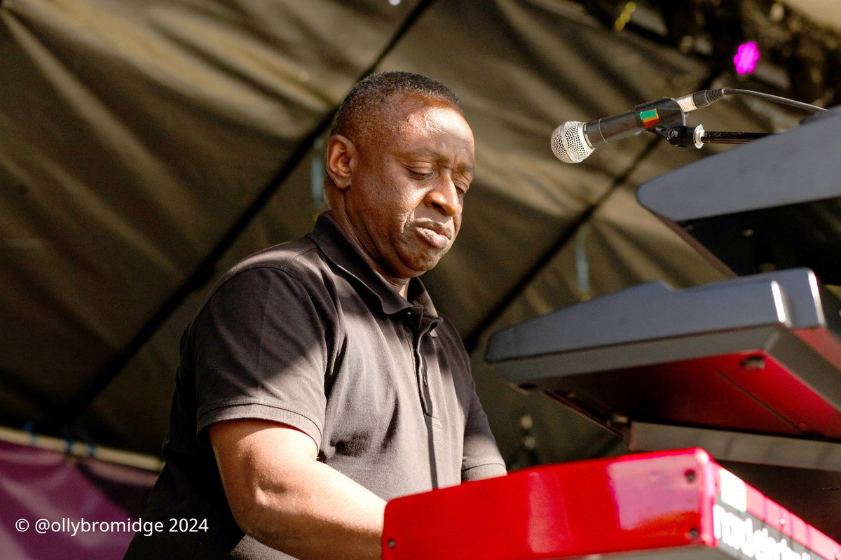 SNCFest's tweet photo. More SNCFest2024 photos taken by @OllyBromidge.  Here's the legendary
@REMINISCEREGGAE
band!

#SNCF2024 #SNCFest #CraftsFestival #ArtsCroydon #MusicFestival #SE25 #SouthNorwood #Croydon #CroydonFestival #FestivalCroydon https://t.co/czSSwqetlf