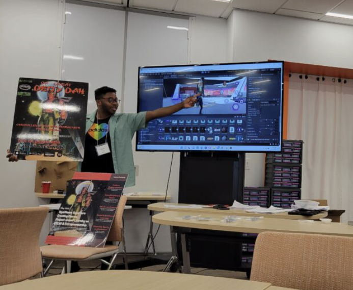 ToyzTidbit: Here is a flashback to when CTO and Co-Founder Wole Idowu was presenting the Dah-Varsity platform in front of a large audience at Penn State, Kensington. Contextualized learning is the future!