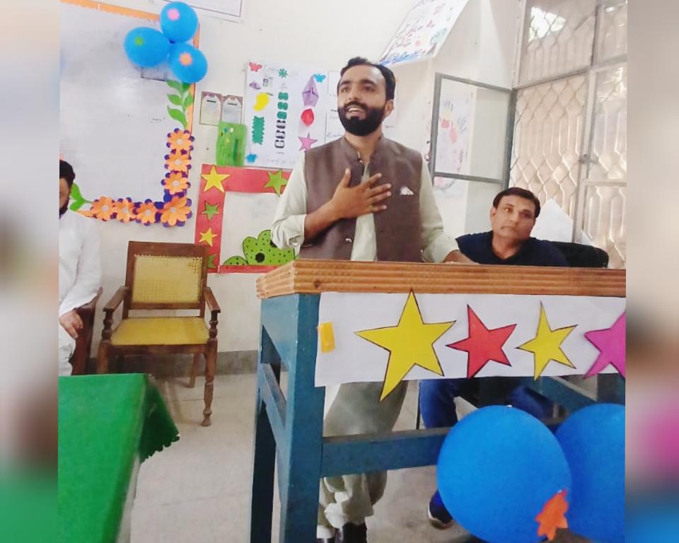 waseem_dahar94's tweet image. الحمد للہ ۔۔
شیخوپورہ میں ٹیچرز کی چار روزہ ECCE ٹریننگ بھی اپنے اختتام کو پہنچی ، 

آخری دن شرکاء نے آرٹ میں خاص دلچسپی سے حصہ لیا ، 
سرٹیفکیٹس تقسیم کیے گئے، میں تمام ٹیچرز کا شکر گزار ہوں نے جنہوں نے بےحد عزت و پیار دیا ۔۔

#Training #ECCE #UNICEF