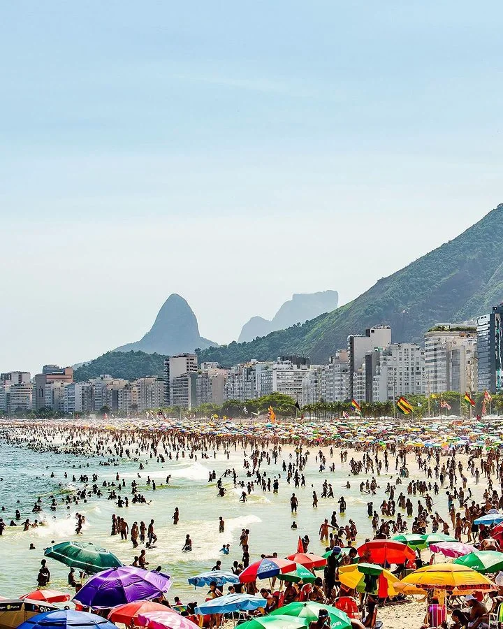 KssiAs886's tweet photo. A painting of the sea that is so beautiful that it lasts only a very short time. I hope that such gentle and moving sunlight can illuminate every corner of the place.
#Brazil #Heatwave #Rio https://t.co/teWfG0BAQV