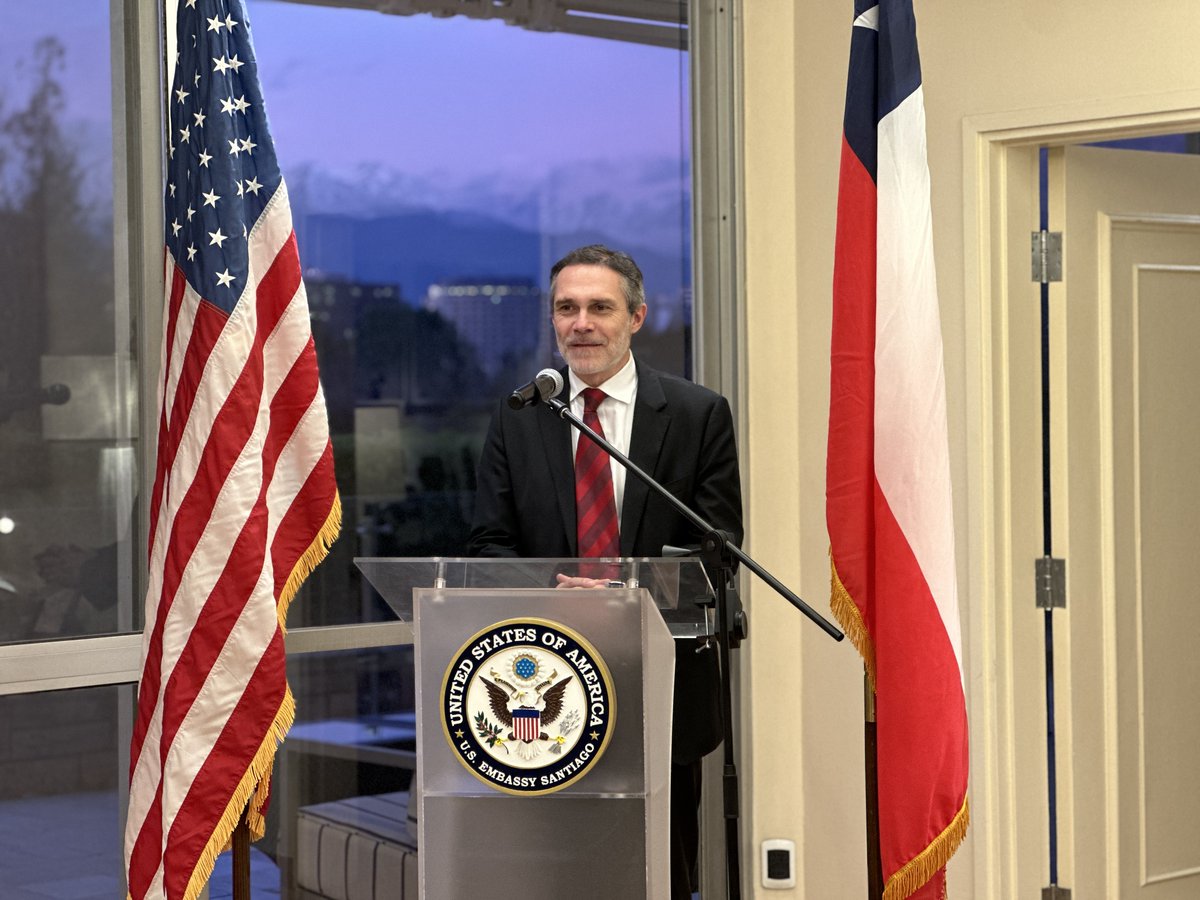 endeavorchile's tweet photo. Agradecemos a la Embajadora de Estados Unidos en Chile, Bernadette Meehan, por recibirnos en su casa para llevar a cabo este evento, en el que asistieron miembros de la delegación que asistirá a la misión y algunos integrantes de las organizaciones colaboradoras 🤩🙌. https://t.co/T6sYZi5y2H