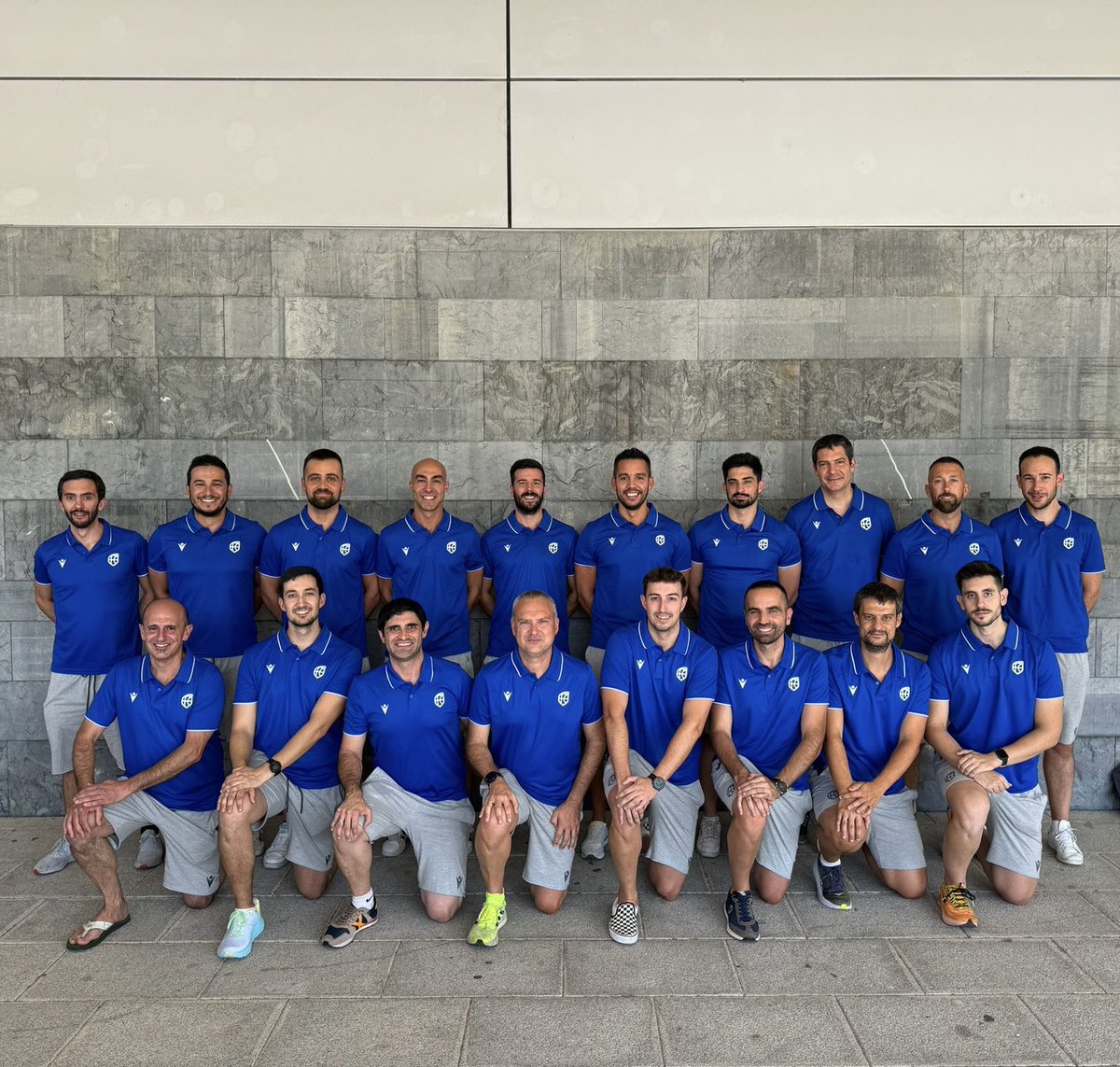 FBCyL's tweet photo. Entre los días 22 y 25 de agosto, se está celebrando en Zaragoza, el Clinic de Pretemporada para los árbitros de los grupos 1, 2 y 3 @CompeticionFEB en el que hay una amplia representación de nuestra Federación. https://t.co/N0ijI1gHXr