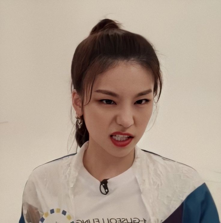 <a href="/kovmandan/">King Daddy Januari 𝐓𝐊</a> Disclaimer yaa semua hal yg di turutin ama pacarku ini bukan hal yg bener² aku minta. Lebih sering emang akunya cuma curhat aja, atau cerita sehari hari tentang keluh kesal aku hari ini. Tapi gitu, suka di inget ama pacarku ini.
Nanti tiba² ngabarin kalo mau ada paket dateng 🫵