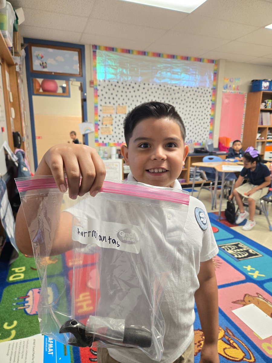 God knows that yesterday was one of THOSE days and to top it off my stress my little cart broke. My student saw that it made me feel bad and today he brought tools to fix my cart.

He for sure made my day better.  

#LeadershipMatters #helpinghands