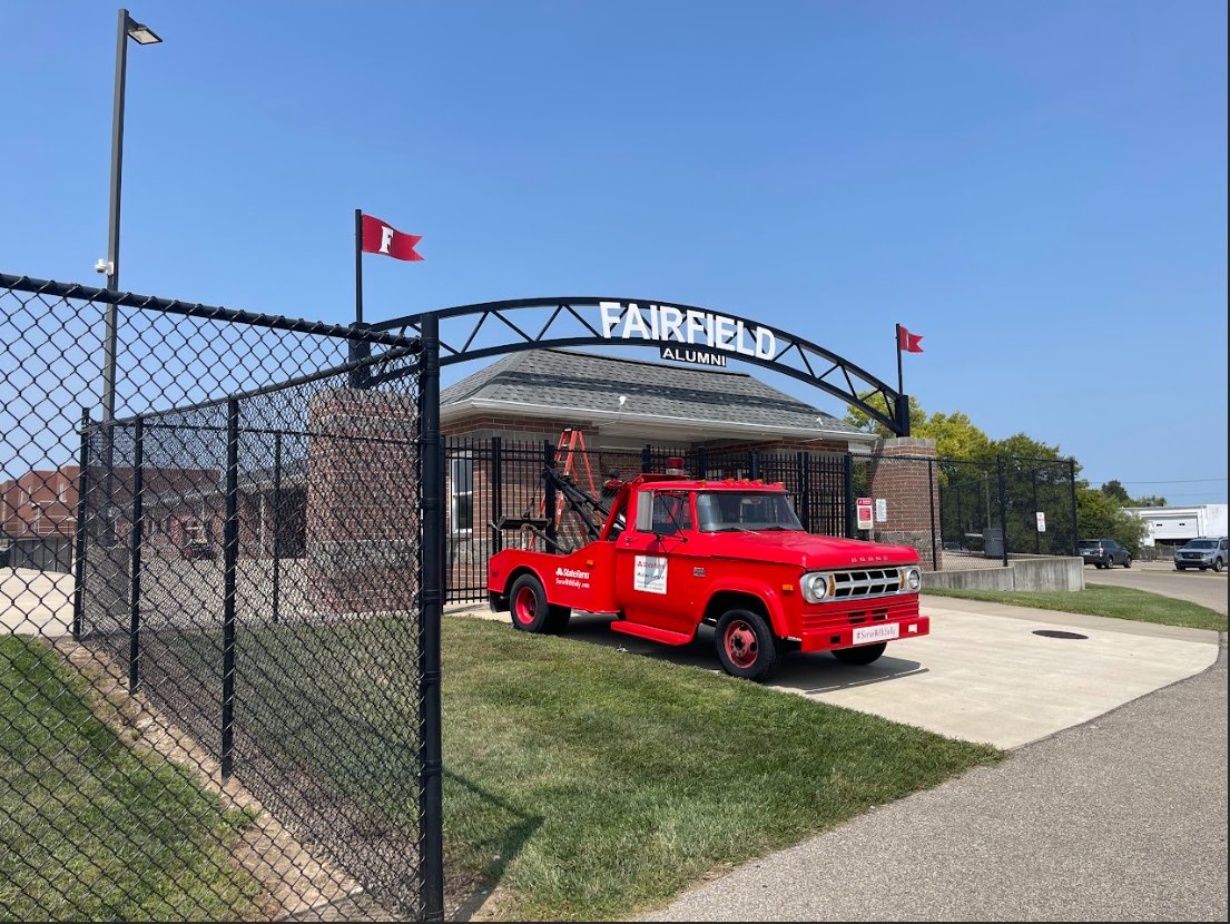 AssistDigit's tweet image. Ready for the game tonight. Sally from State Farm can't wait to get it started.