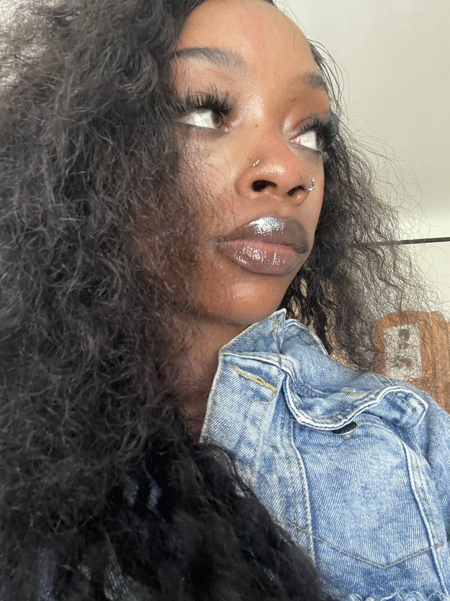 Save my number under pretty face 🩷😏