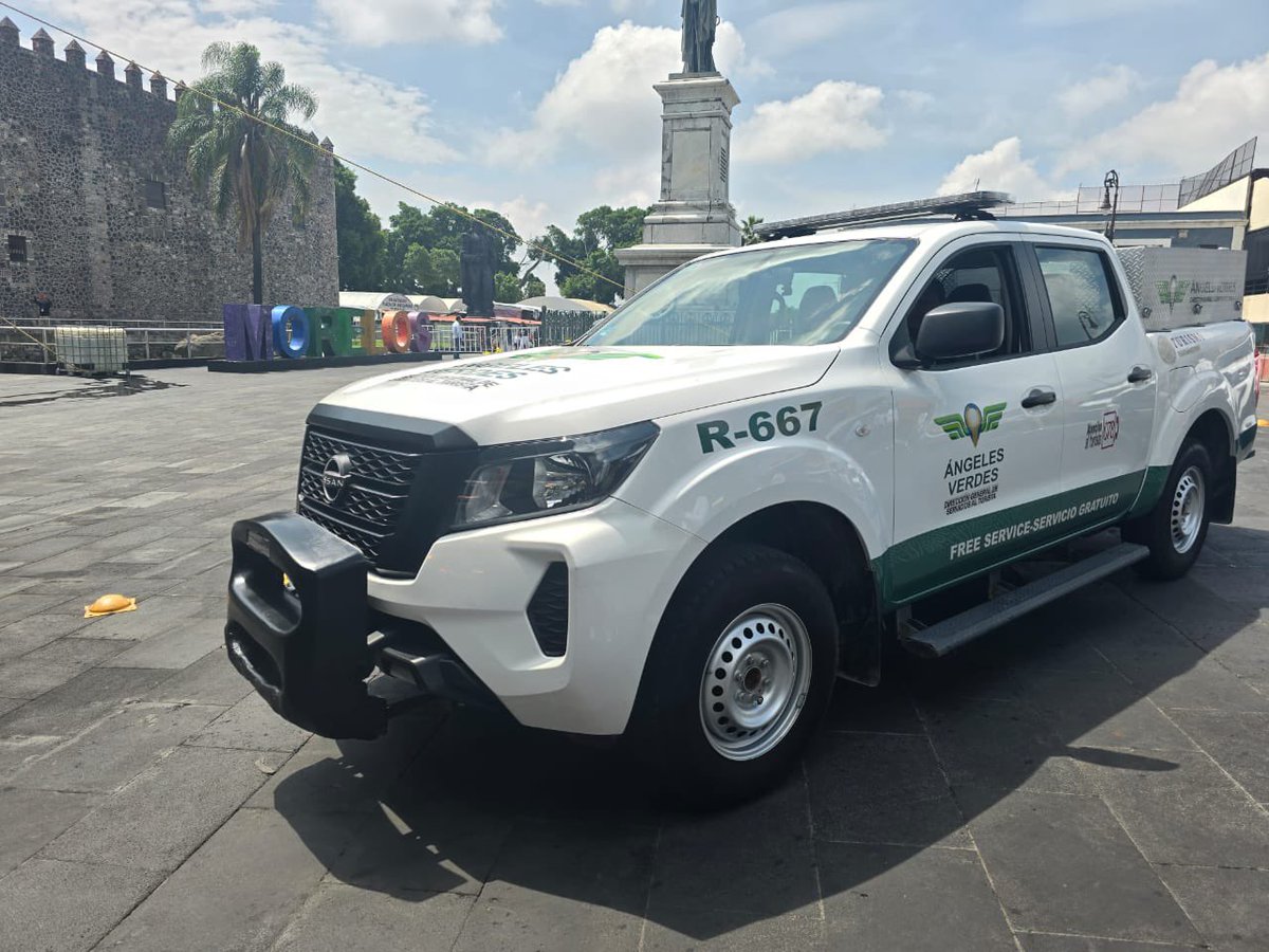 Seguimos en la gira del gobernador Cuauhtémoc Blanco Bravo, me encuentro en el banderazo de entrega de nuevas unidades de Ángeles Verdes, con las cuales se fortalecerá el turismo en el estado y brindará auxilio a población en general que transitan por nuestras carreteras.