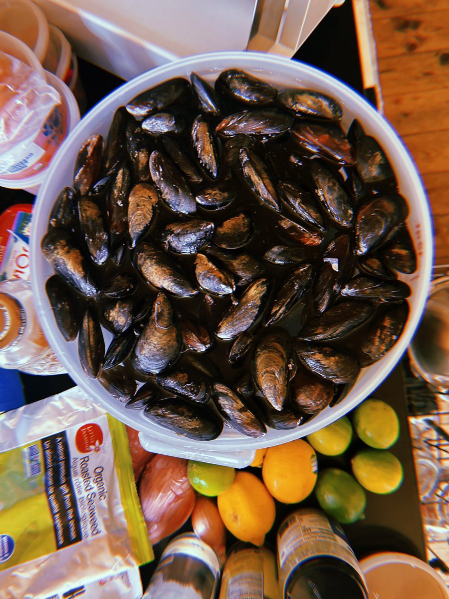 FREEEVERYNIGGA's tweet photo. #Ourtable👩🏽🍳 dinner tonight. brb https://t.co/Zsd9BDXfsj