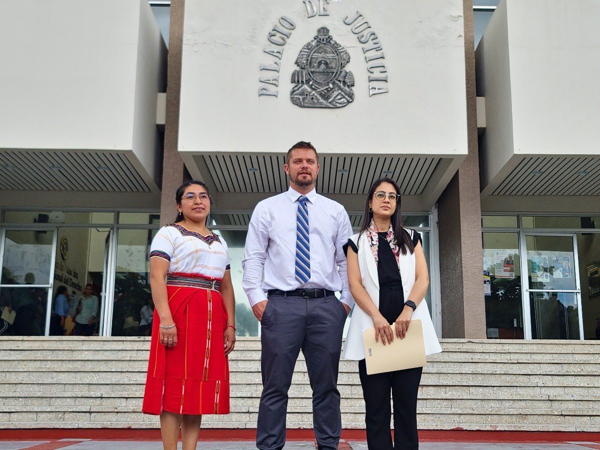 ajplusespanol's tweet photo. Una misión internacional exige al Supremo de Honduras que se cumplan las condenas para los asesinos de la ambientalista #BertaCáceres. Las sentencias, en la que se condenó a varios directivos de la constructora #DESA entre 2018 y 2021, no se han ejecutado aún. https://t.co/b00Rs4tZmF
