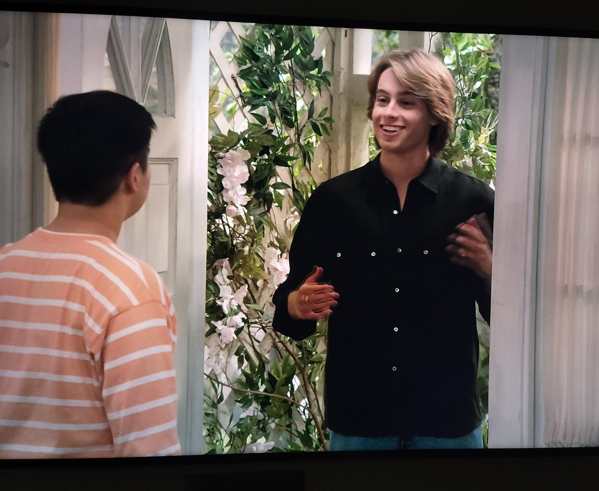 Got a cameo In that 90s show.part 3 episode 4 If you'd like to take a look. I play hot guy Will lol #That90sShow
