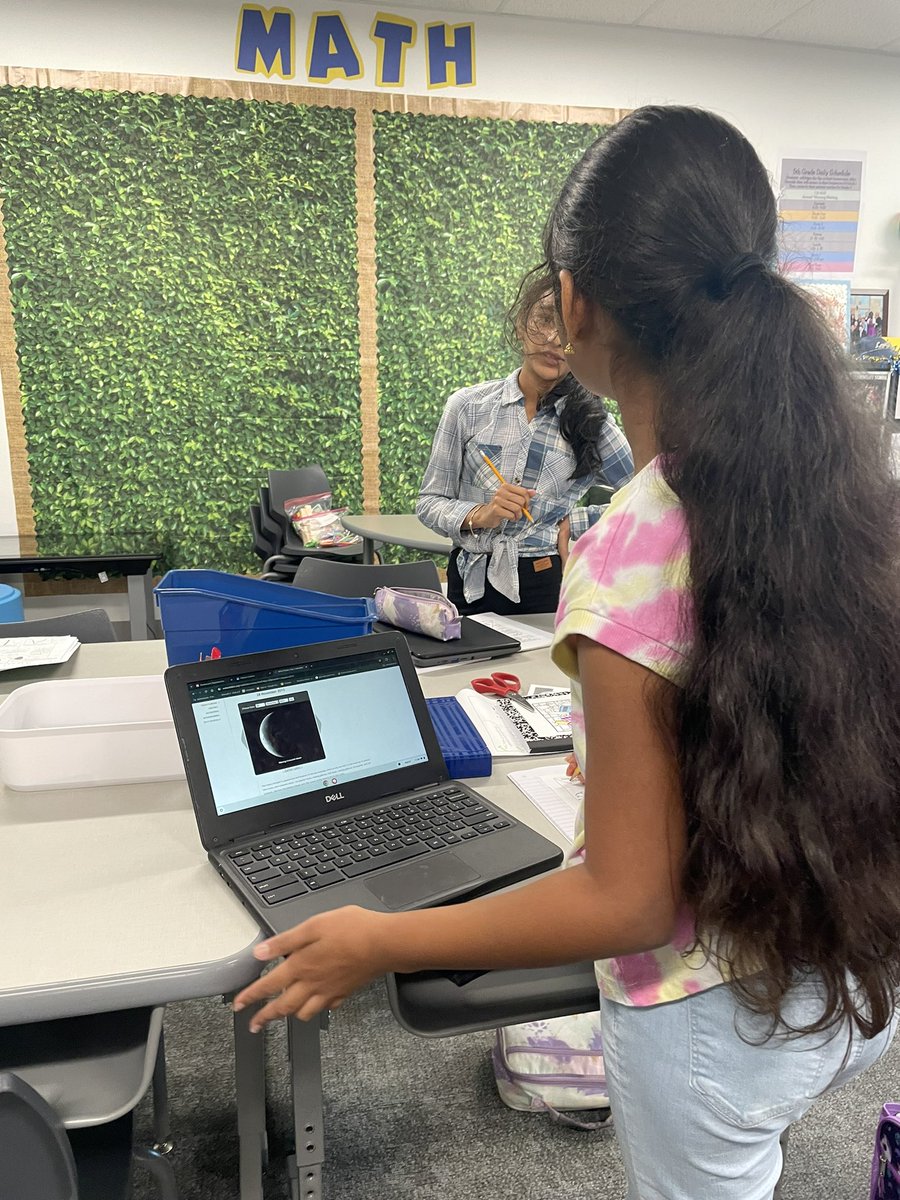 Science about Me! “How tall am I in centimeters?” and “What was the moon’s phase the night I was born?” So fun for these legends! <a href="/LilyanaElem/">Lilyana Elementary School</a> #5thgradefreedom 💙💛#makeitlegendary #Legends