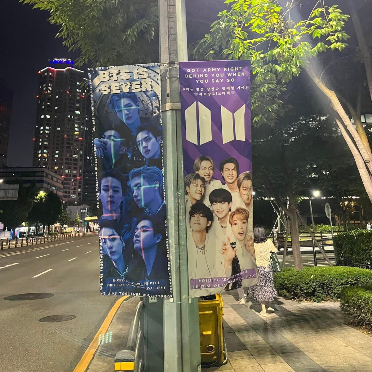 JanisIanQ's tweet image. Banners for Yoongi and BTS are up now around the hybe building. 💜

This project is hosted by @ARMYHQ_PH.

#BTSis7
#ARMYHQ_PH
#WeAreTogetherBulletProof 
#YoongiNeverWalksAlone