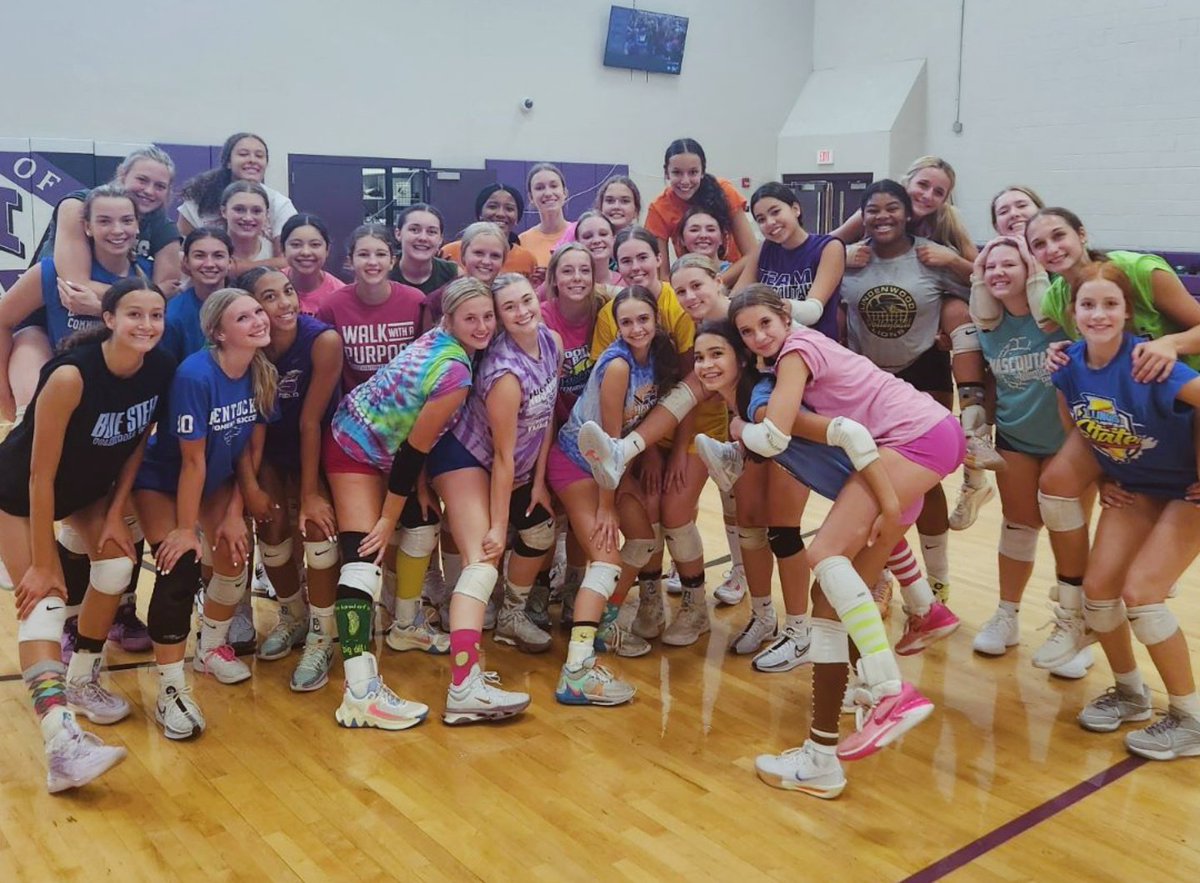 MascoutahVB's tweet photo. The Friday energy & vibes were REAL in the Mascoutah gym today!! #mismatchday
Pop out to our Purple & White Scrimmage tomorrow if you want to get a sneak peek of the girls before their season opener on Tues!
Fresh & JV will start it off at 8:30am with JV/varsity to follow. 💜🤍 https://t.co/ZVnM1Q4QXR