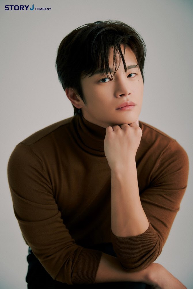 doramabra's tweet photo. 📰 | O ator #SeoInGuk compartilhou que comeu a nossa famosa feijoada e que amou o “arroz soltinho brasileiro” que acompanha. — Ele até pensou em juntar nosso arroz soltinho com o prato típico coreano Kimchi Jjigae. https://t.co/S0KU8BXDcr