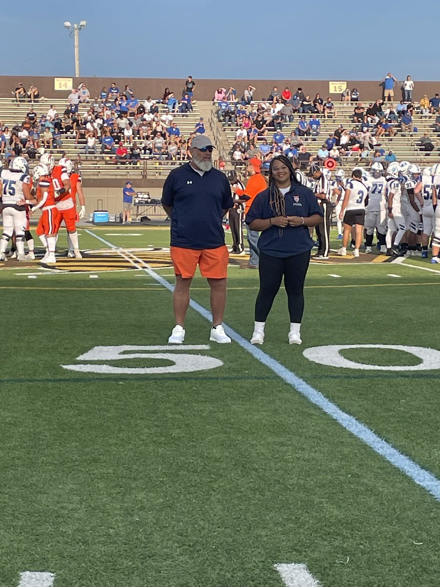 So great to recognize our 2 time All-Ohioan girls wrestler Deionna Borders at tonight’s game !