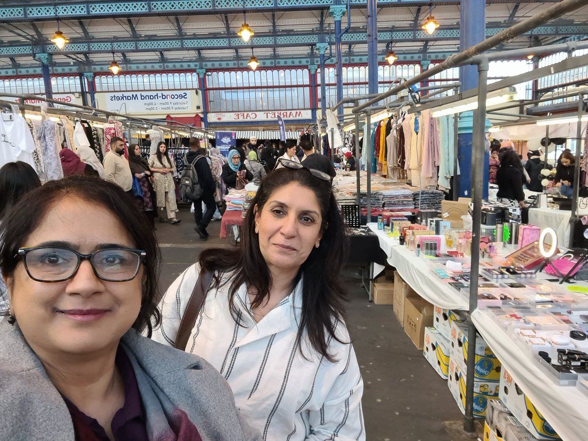 Great vibe at Apna Bazaar <a href="/HuddsMarkets/">Huddersfield Markets</a> and some delicious snacks