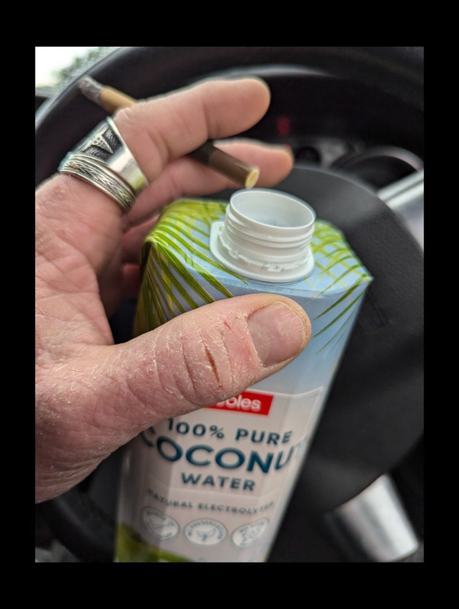 krislipman's tweet image. As the great #Stormcloud once said...

#HailHydration
#WorldGym
#BreakTime