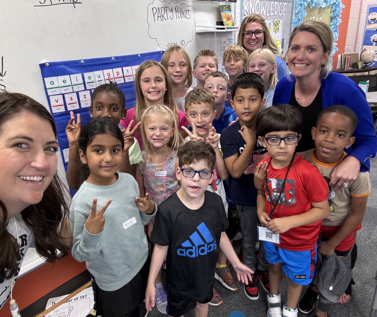 We finally got together with our crews today! It was great catching up with these kids! 💙Crew #🔟 #anchoreducated #WeAreBPS <a href="/Anchor_Pointe/">Anchor Pointe Elementary</a>