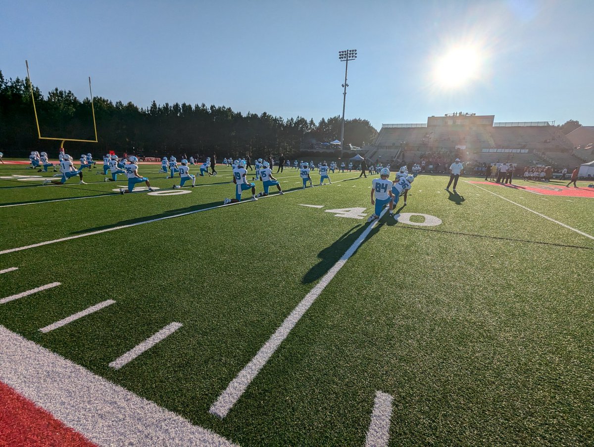 SKG_FBRecruits's tweet photo. @SKG_Football @SKG_Athletics Pre Game Stretch Week 2. #WithIntentionNow #holdtherope #bleedblue #4theSKg https://t.co/E1Z51ypZAv