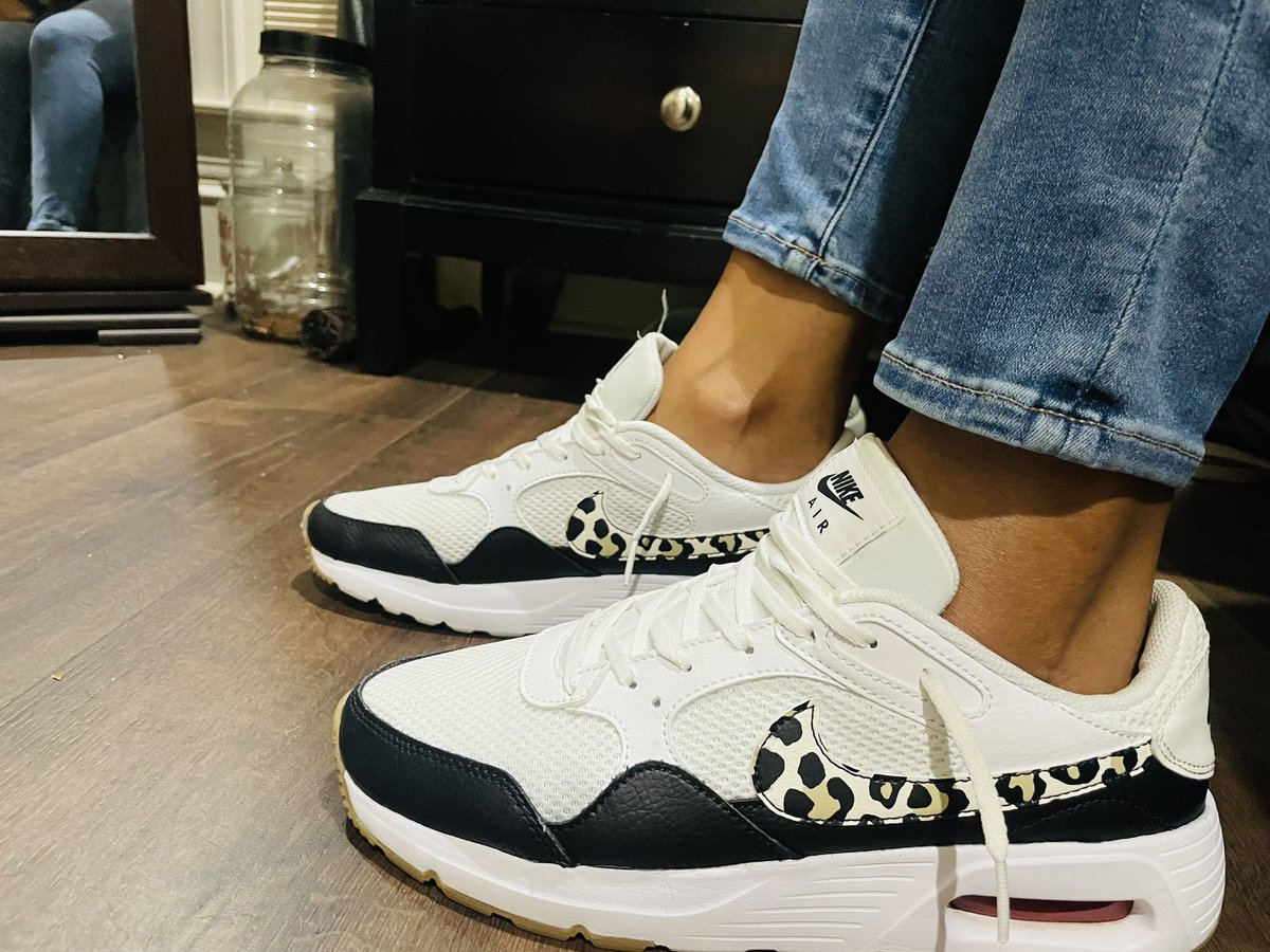 Friday Footnote: Exceptional leaders ignite positive change by mastering the art of active listening, enhancing self-awareness, reflection, and patience to unlock collective potential.#leadbylistening #nike <a href="/Nike/">Nike</a>