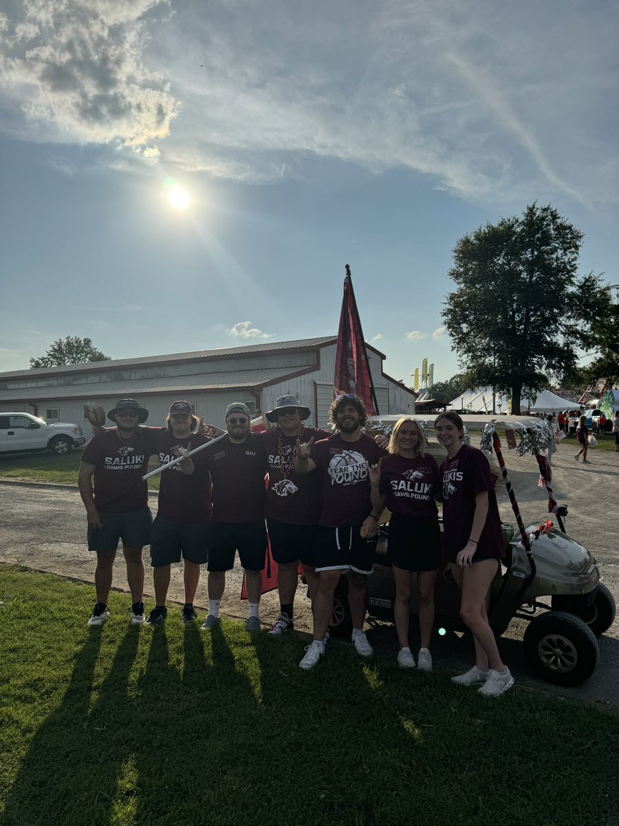 SIU_DawgPound's tweet photo. Shout out to the Dawg Pound board and committee members who participated and represented SIU in the DuQuoin State Fair Parade this evening!
#Salukis | #FearThePound https://t.co/tyLPkDyTPb