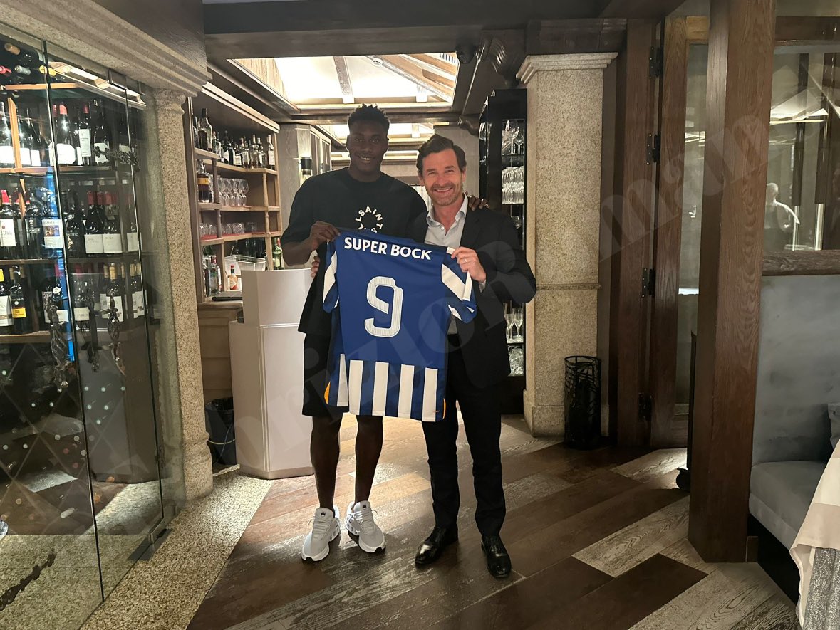 🔵⚪️🐉 Samu Omorodion becomes new FC Porto player thanks to Villas-Boas mission after Chelsea deal off.

◉ €15m for 50% of Samu, Atléti own 50%.
◉ Porto can buy 15% for €5m in 2025.
◉ Porto can buy another 15% for €5m in 2026.
◉ Contract until 2029, €100m release clause.