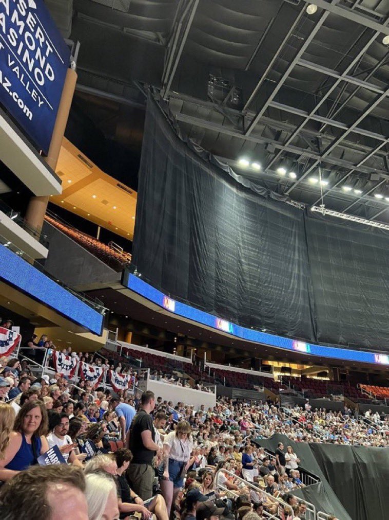 EndWokeness's tweet photo. Holy shit. Same venue, 2 weeks apart. 

Kamala put up curtains to block empty sections. Trump has a packed house. https://t.co/mwO57axPxc