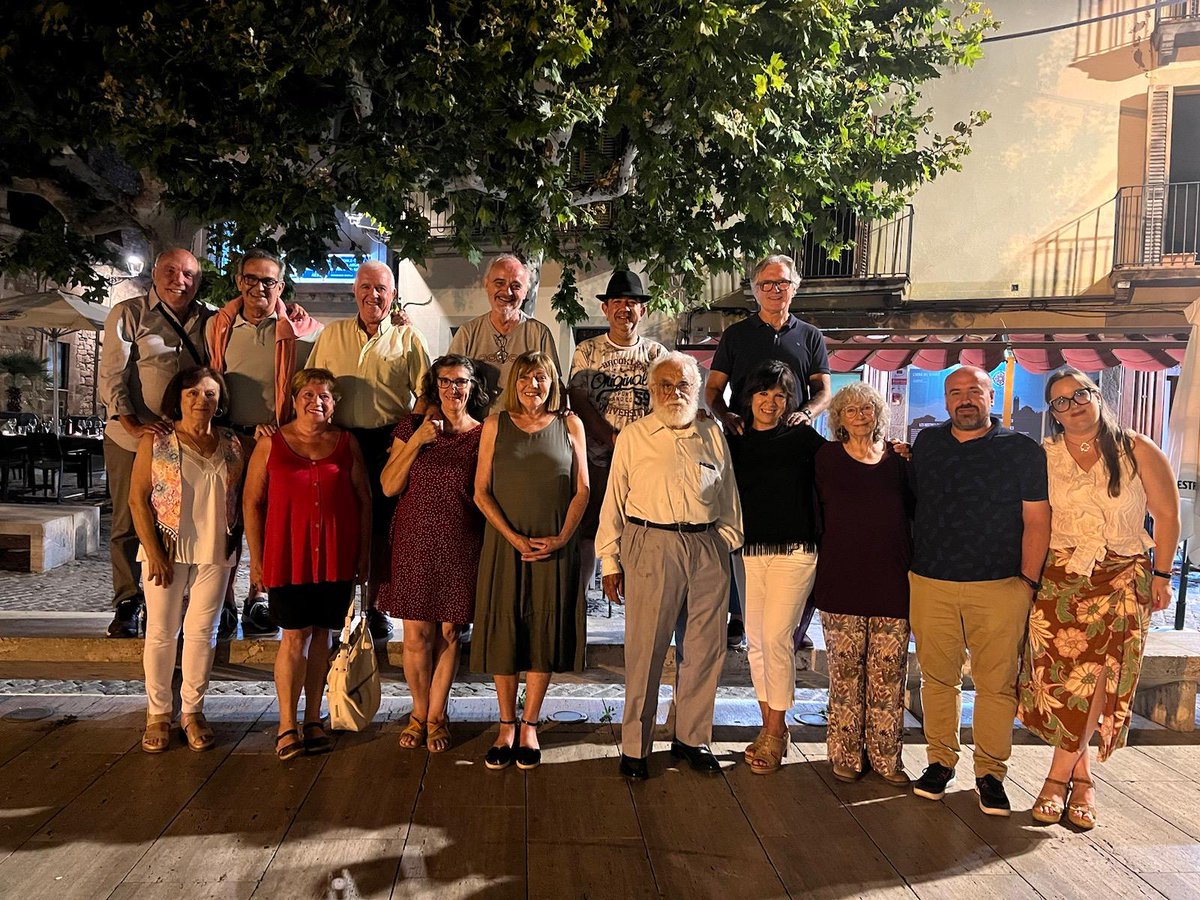 Sopar de l'agrupació del <a href="/pscmoianes/">SocialistesdelMoianes</a>  per celebrar el govern de la Generalitat presidit per @salvador_illa 

Des de el Territori aportarem  treballarem dintre de les nostres possibilitats per extendre el lema de servir i unir, en el nostre cas per #Moianès

<a href="/pscvoriental/">PSC Vallès Oriental /❤️</a>