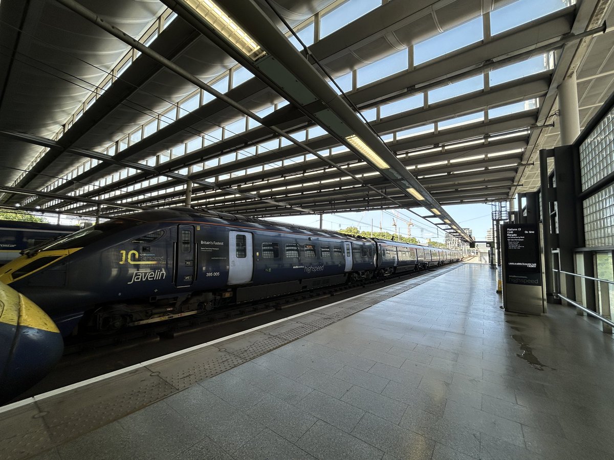 izzyaewhite's tweet photo. Thanks to my @Se_Railway colleagues for the trip to the Year 3000 from St P today (it only took 1hr39m!) 🚅 

@EddieGRail and all the team at Margate did a great job getting everyone home safe too on those extra late night trains  👏 https://t.co/5ND3pmHnkz
