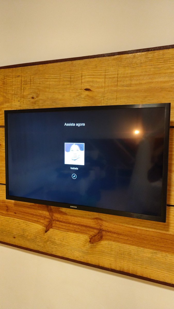 tovaripped's tweet photo. gente por favor ao logarem no streaming em hotel DESLOGUEM ANTES DE IR EMBORA https://t.co/msx8xWyw8t
