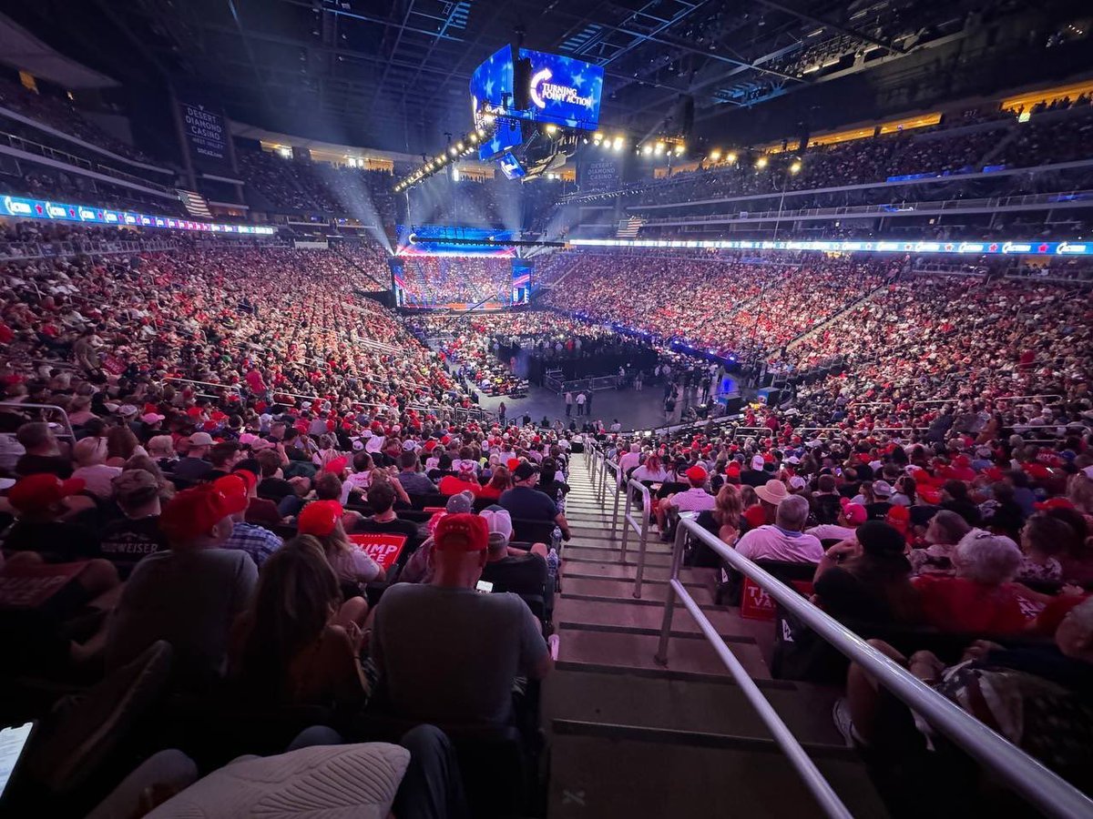 JoeyMannarino's tweet photo. Hey Kamala, you can’t beat this.

No strippers. No singers. No twerkers.

This is all purebred MAGA love for Donald Trump! https://t.co/M7WIi0xrx8