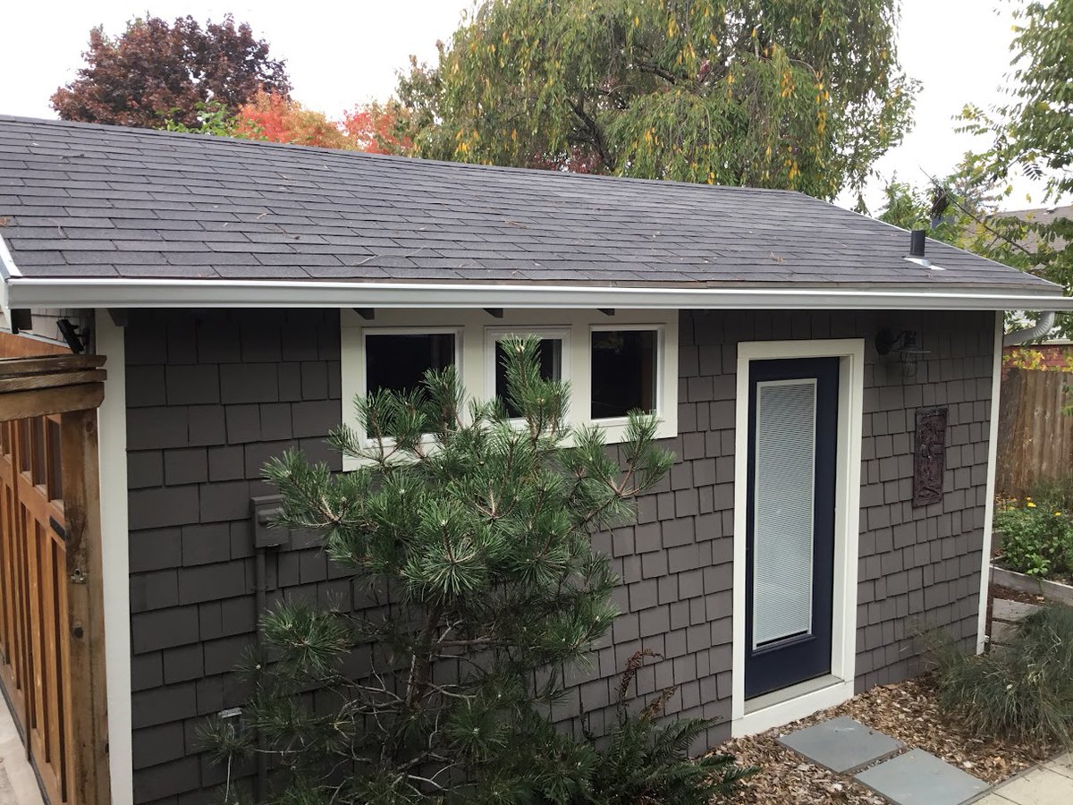PortlandGutter's tweet image. 🍂 Fall is Here – Time to Ensure Your Home is Ready for the Rain! 🌧️ 
Leak-Proof Guarantee: Our gutters come with a workmanship warranty and are guaranteed not to leak for as long as you own your home.
Call us today at (503) 575-7267 to schedule your free estimate.