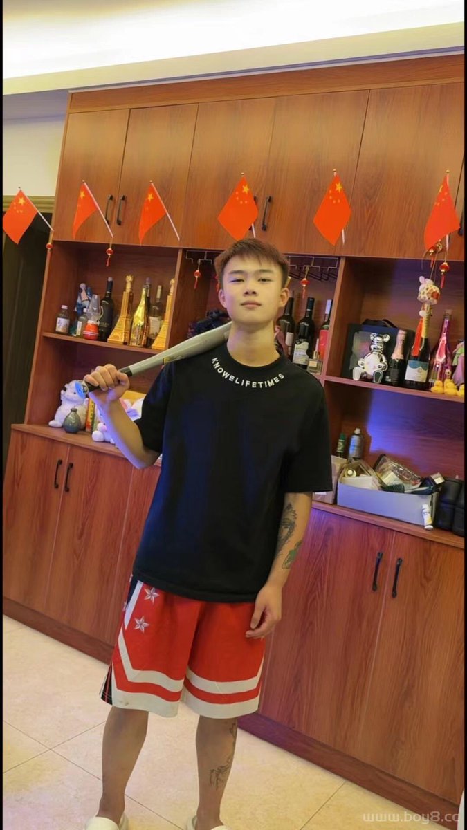 markmaster111's tweet photo. 痞帅2 https://t.co/ZDNoA7yiXi