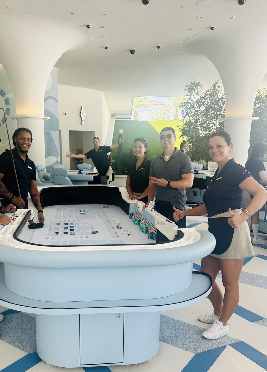 Craps by the beautiful Fountainebleau pool now open!!!! 🎲🔥🍹We are waiting for you! Friday/Saturday and Sundays #vegas #poolside #fountainebleau